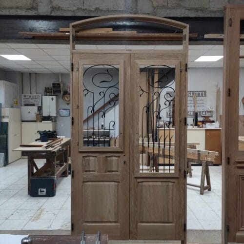 Reproduction isolante, copie porte entrée art nouveau, en cours