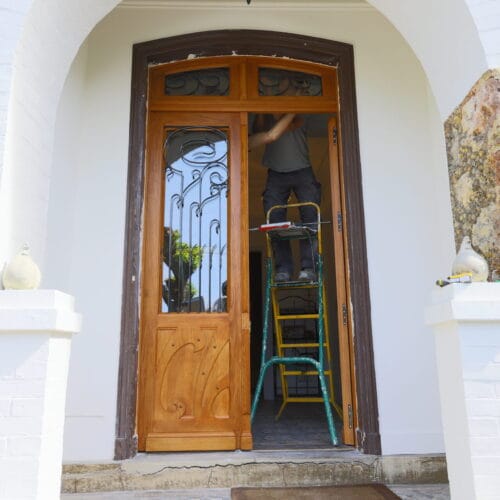 Reproduction isolante, copie porte entrée art nouveau, en cours