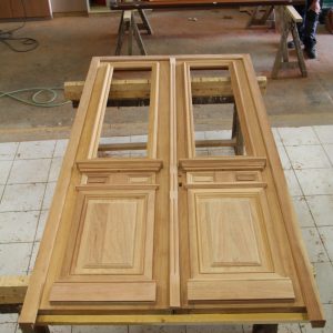 Reproduction isolante de porte ancienne