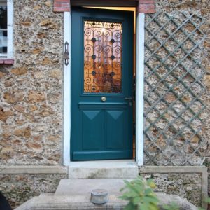 reproduction isolante de porte ancienne