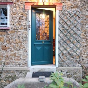reproduction isolante de porte ancienne
