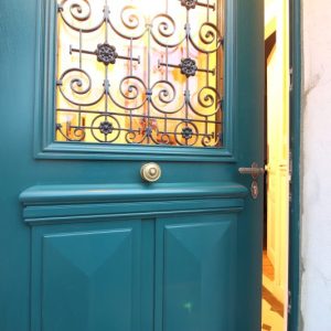 reproduction isolante de porte ancienne