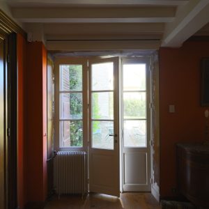 menuiseries avec vitraux contraintes techniques