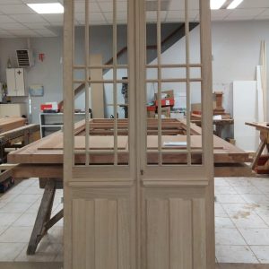 Reproduction isolante de porte ancienne