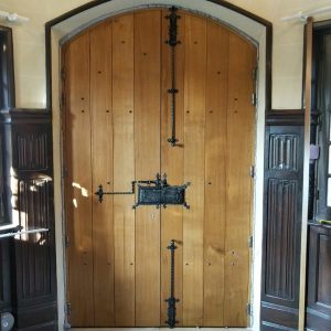 Reproduction isolante d'une porte ancienne