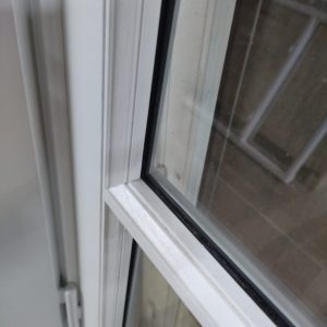 Fenêtre à vitrage sous vide