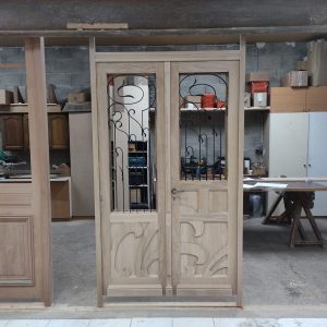 Reproduction isolante, copie porte entrée art nouveau, en cours