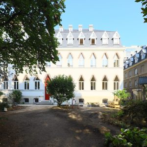 Porte d'entrée et fenêtre du couvent des carmes