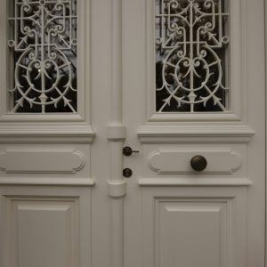 reproduction isolante de porte ancienne