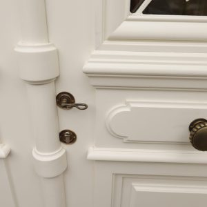 reproduction isolante de porte ancienne