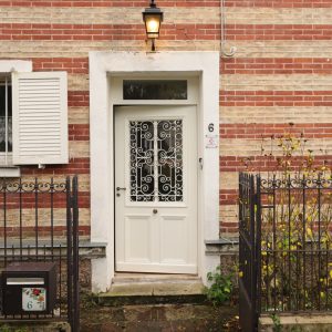 reproduction isolante de porte ancienne