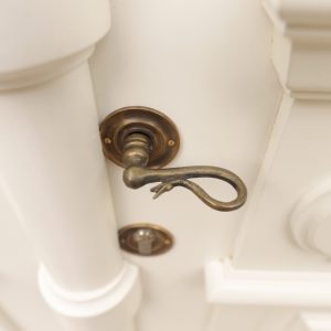 reproduction isolante de porte ancienne