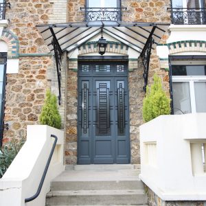 reproduction isolante de porte ancienne