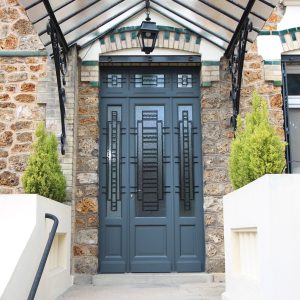 reproduction isolante de porte ancienne